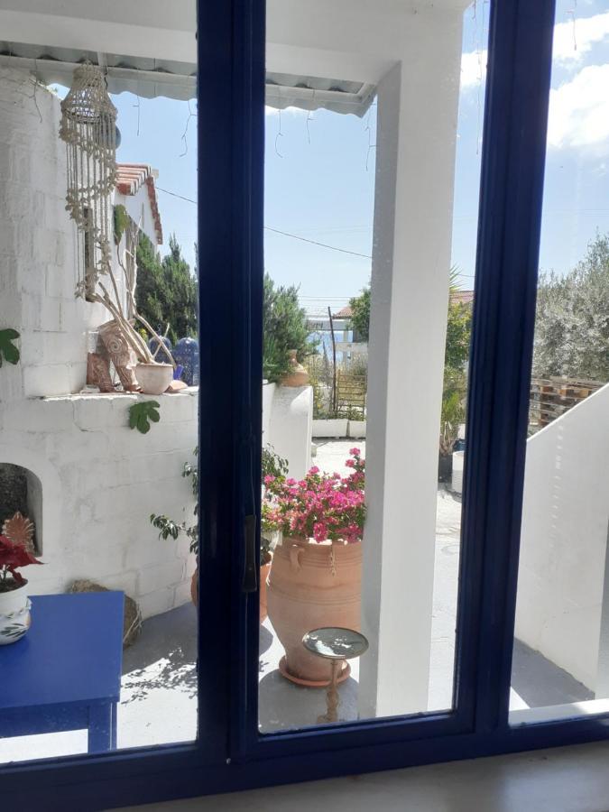 Klein huisje Poros Town Exterior foto