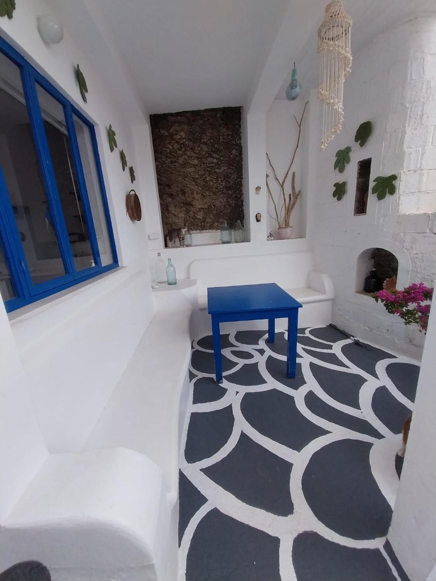 Klein huisje Poros Town Exterior foto